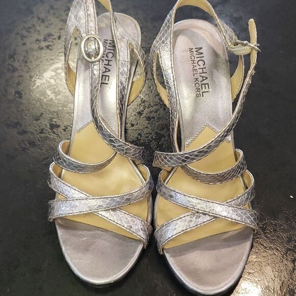 Michael kors heels  - Picture 1 of 5